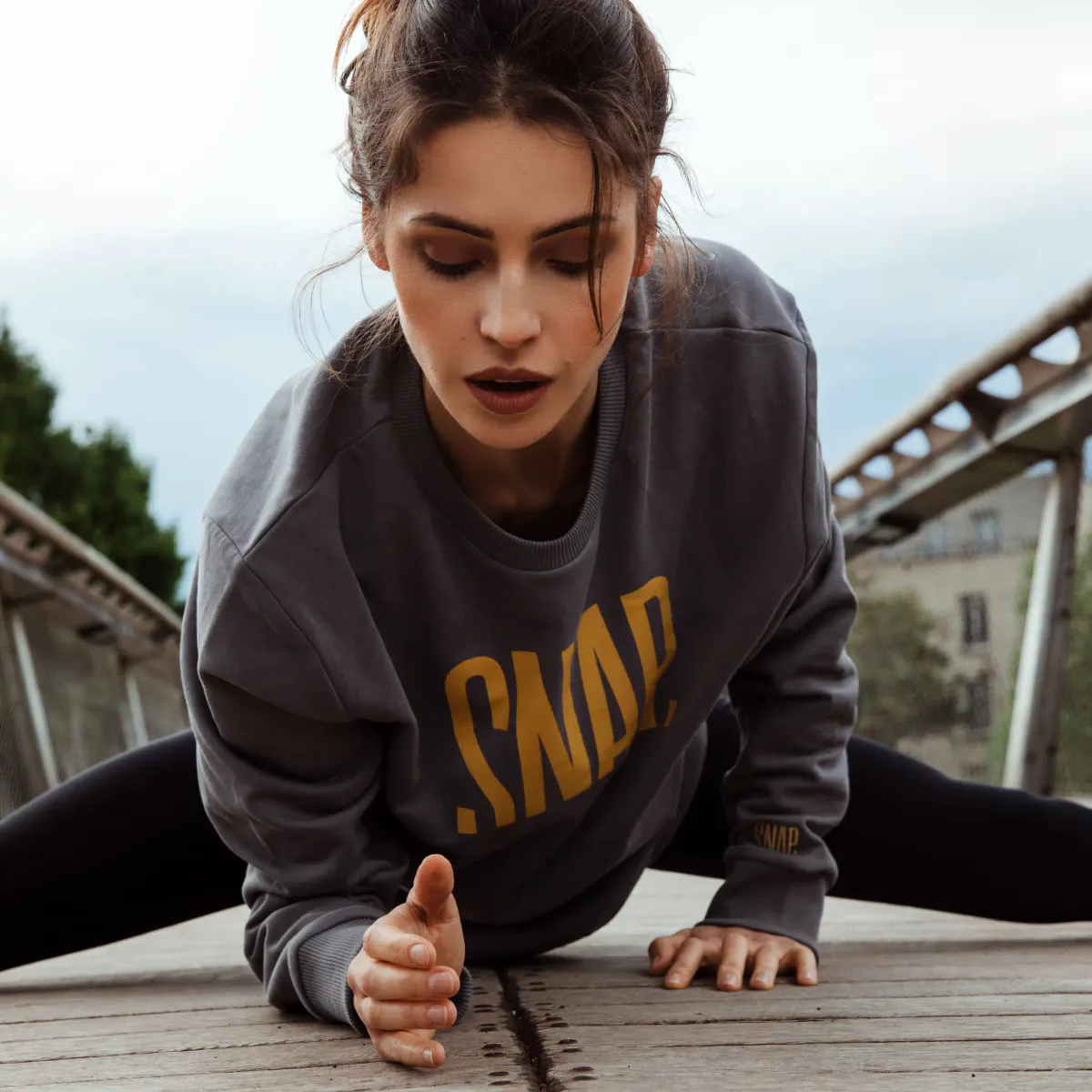Snap Logo Sweater unisex